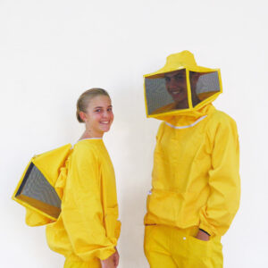 Art. 144 Maschera quadrata con cappello e camiciotto. Marca LEGA