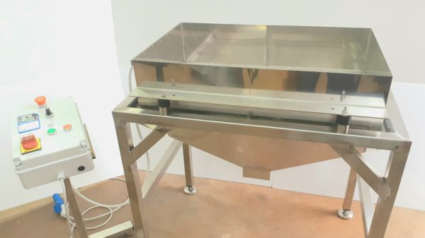 Vaglio vibrante per pulizia polline