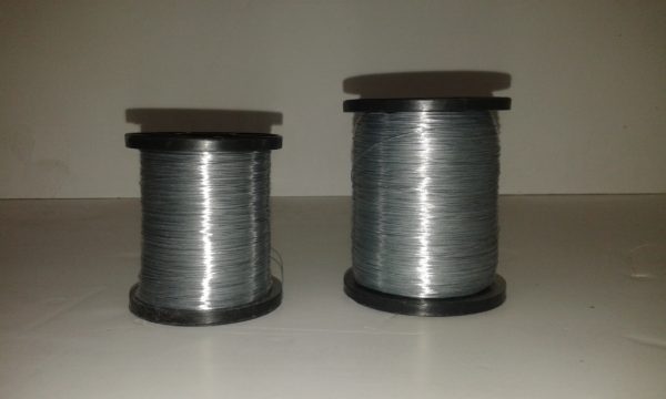 At. 110 Filo di ferro zincato per infilatura telaino kg.1